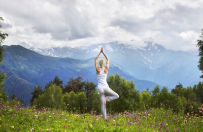 Ritrovare l'armonia con lo yoga in montagna