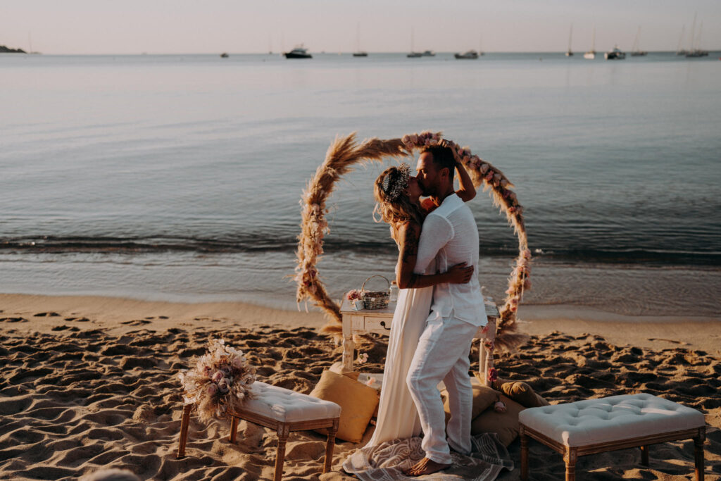 Matrimonio in spiaggia all'Elba (ph. Daniele Tiburzio)