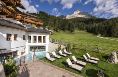 Hotel Sonnalp in estate, un'oasi di pace ai piedi delle Dolomiti